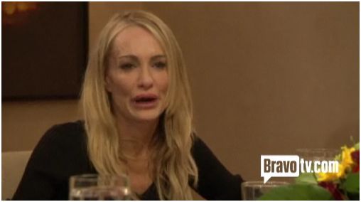 rhobh-taylor-face-crying